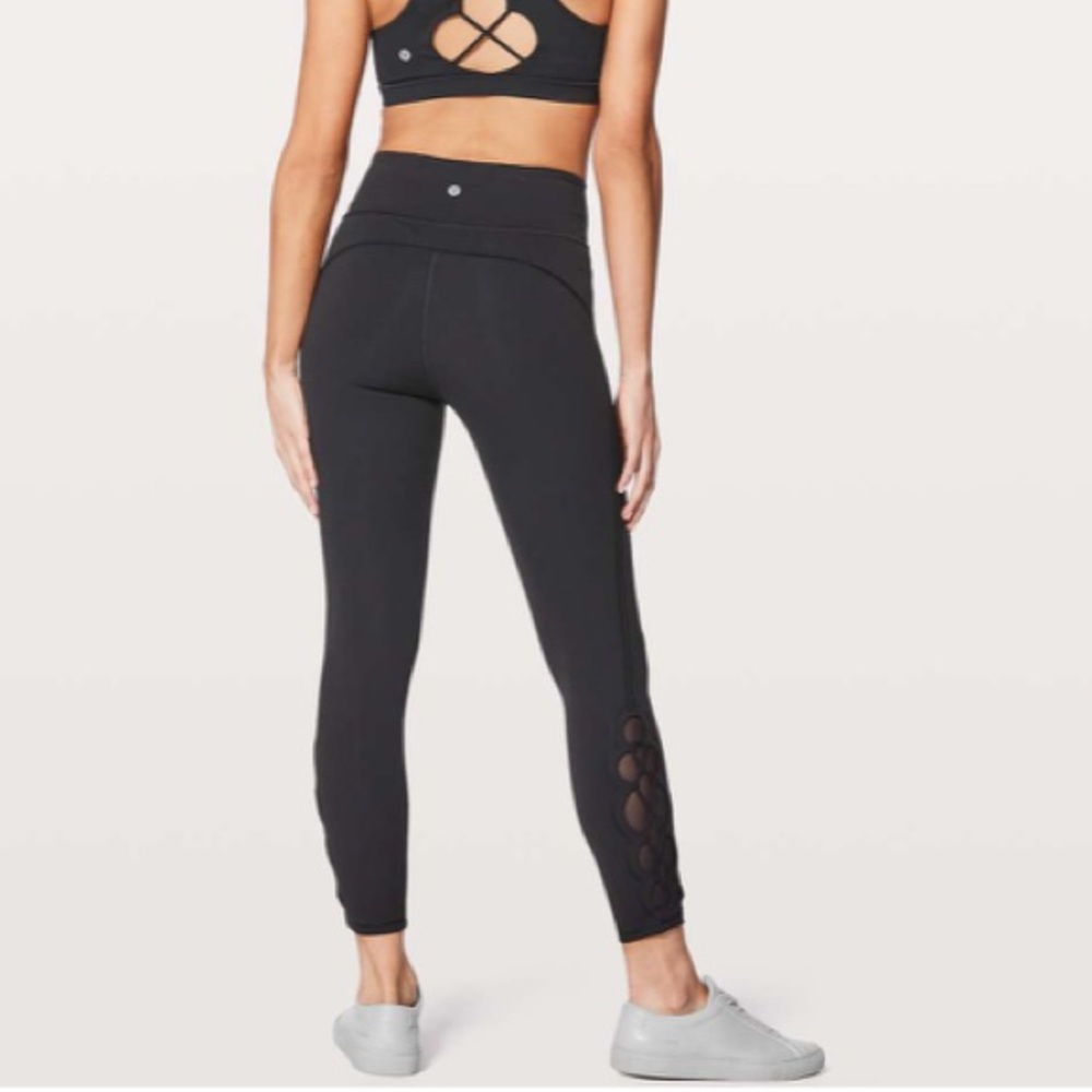 Lululemon Tied To It 7/8 Tight 25" Size 4